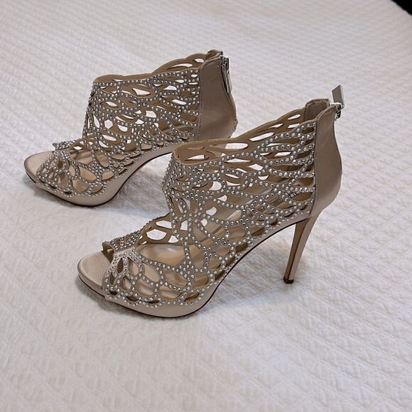 I.N.C. International Concepts Stiletto Saranebis Heels w/ Silver Accents Size 8M - Picture 3 of 9